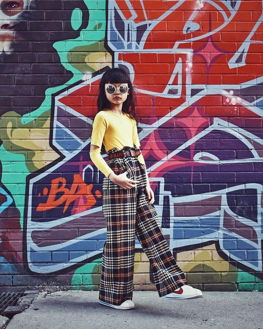 9岁小姑娘滑板视频,9岁滑板女孩