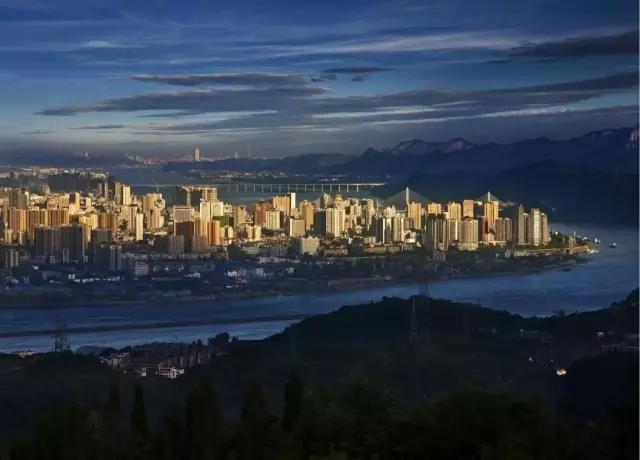 在宜昌的路上最美的风景,去感受大宜昌的美