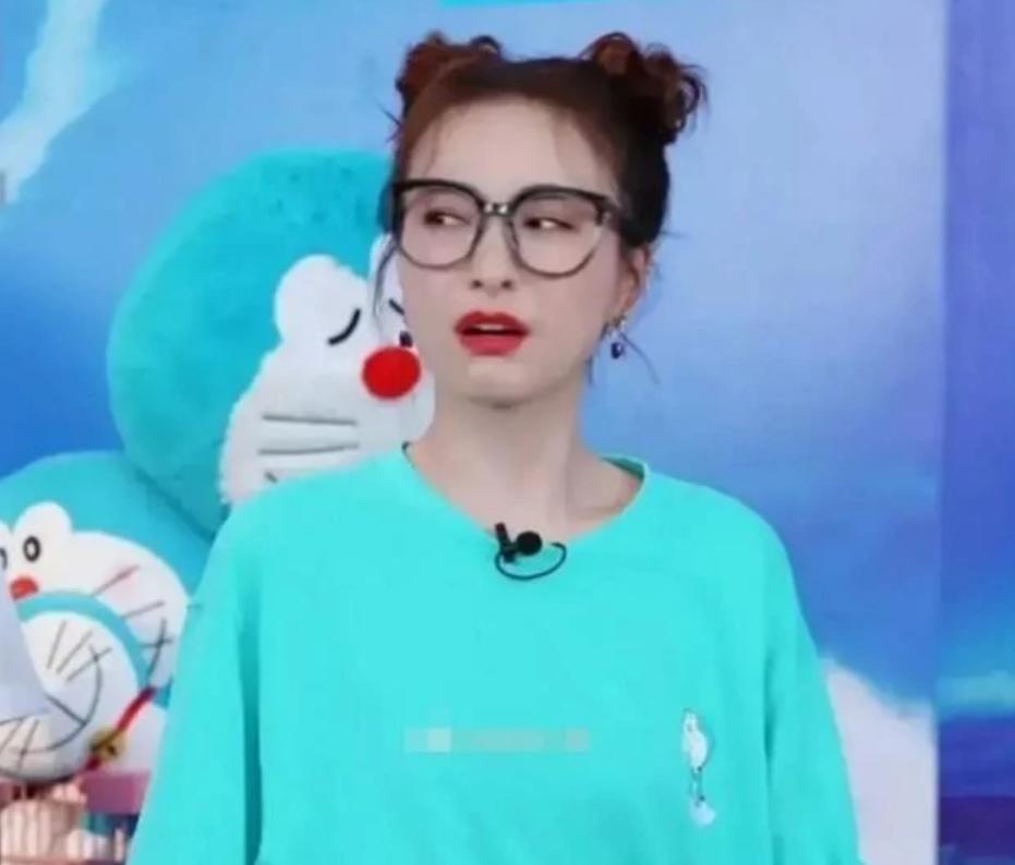 吴昕400块一件衣服带货,吴昕直播带货t恤