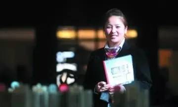 售楼员一年赚4亿,29岁房产经理自述