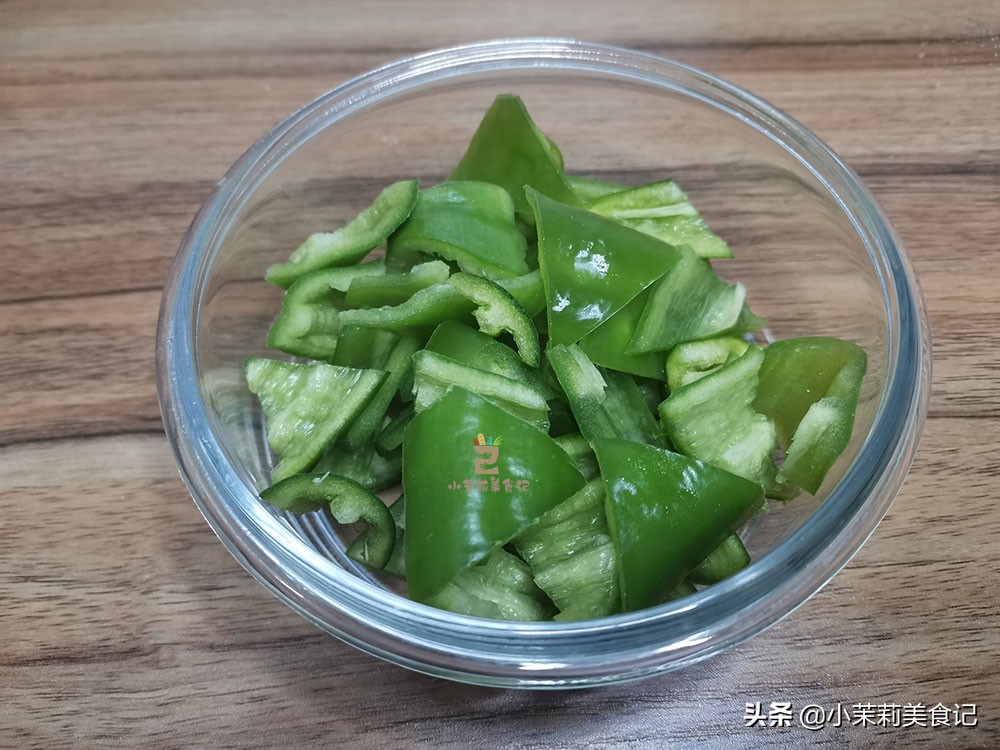 尖椒干豆皮怎么做好吃,做尖椒干豆腐用颗粒碱吗