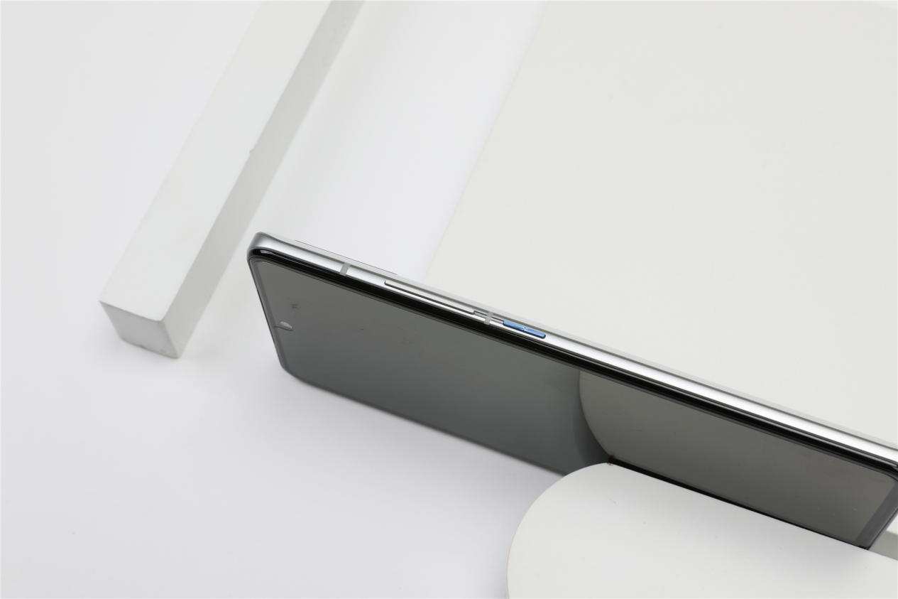 iqoo7传奇版和普通的有什么区别,iqoo7传奇版和普通版的有区别吗