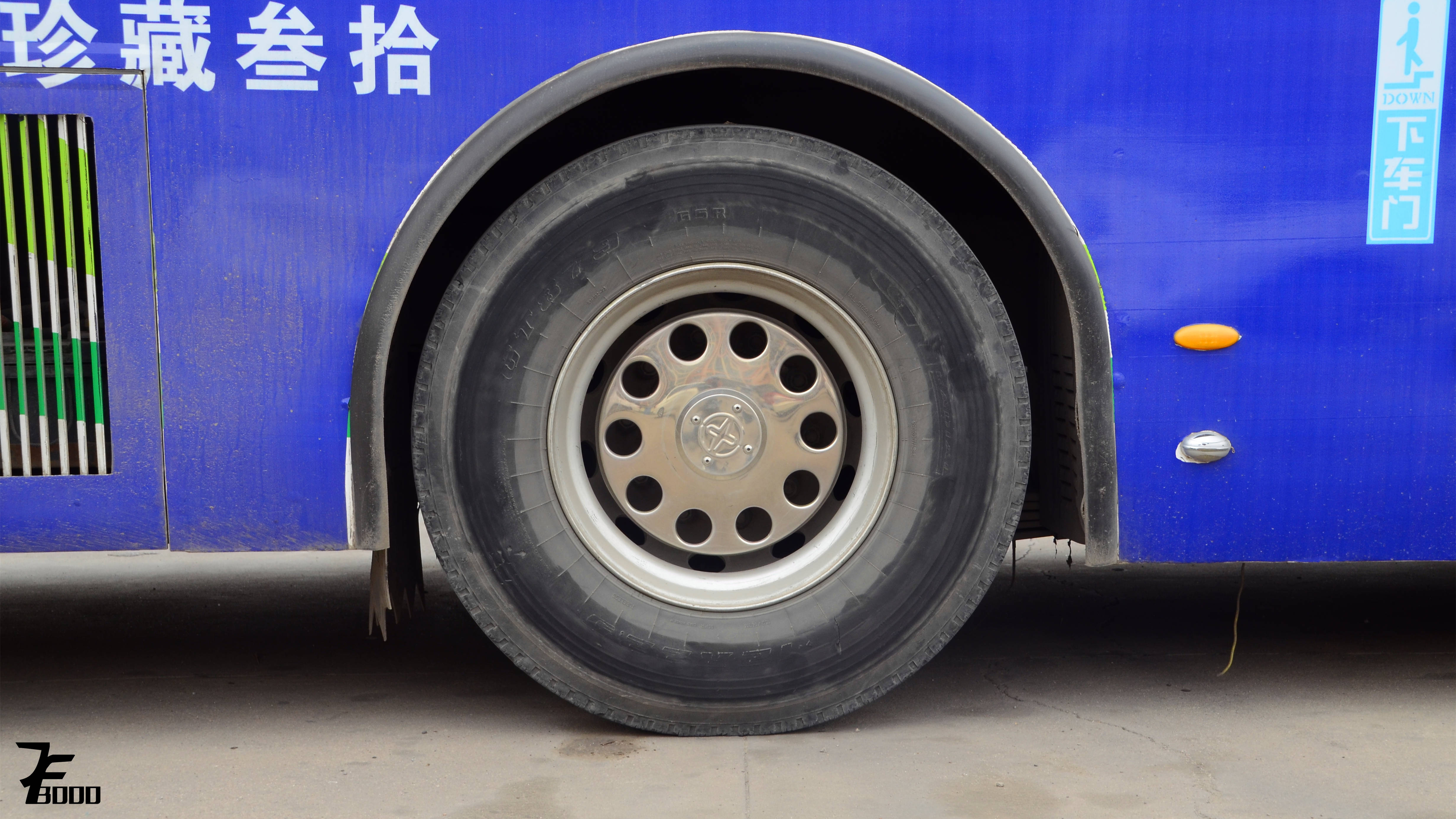 机房的渣评21西宁公交亚星JS6111SHCJ