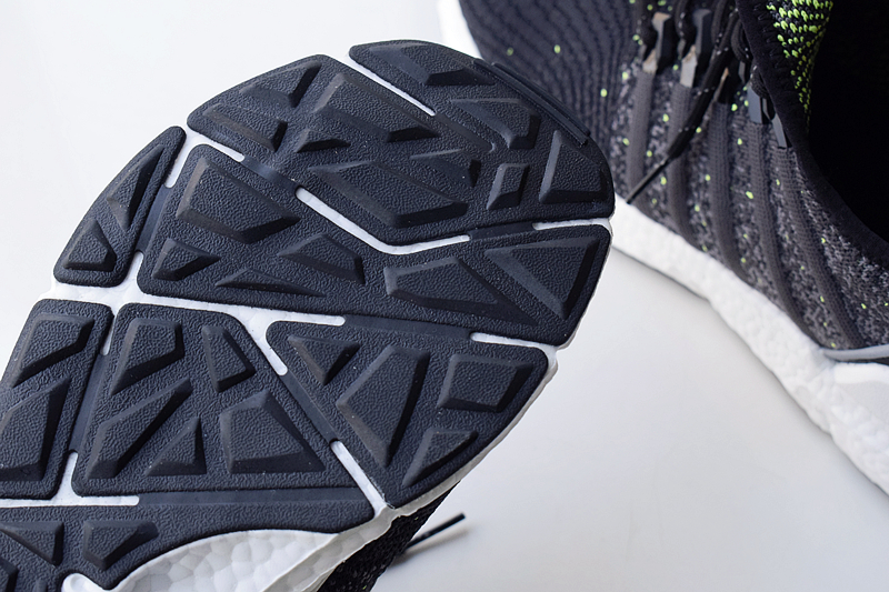 舒适减震跑步鞋,舒适回弹高的跑步鞋