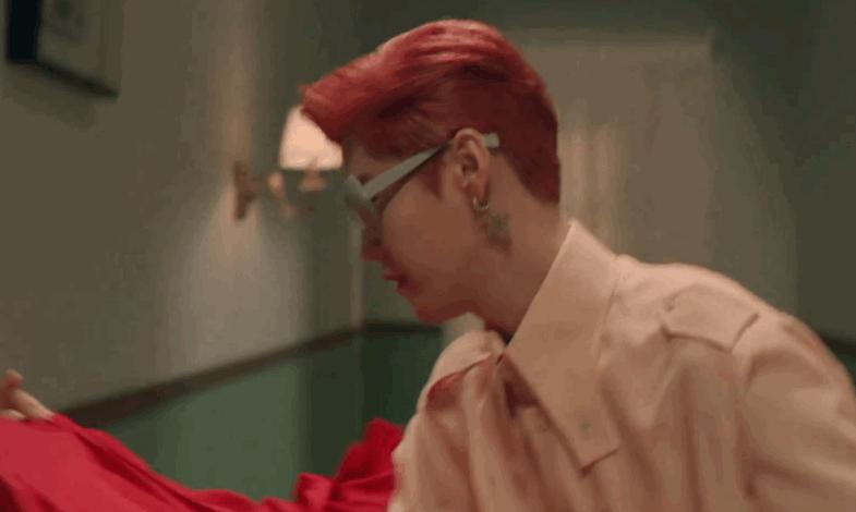 鹿晗脸部发福,鹿晗久违晒照造型梦回少年时期