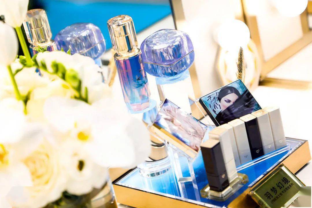 光耀觉醒与梦焕变,CPB肌肤之钥兰州国芳店璀璨开幕