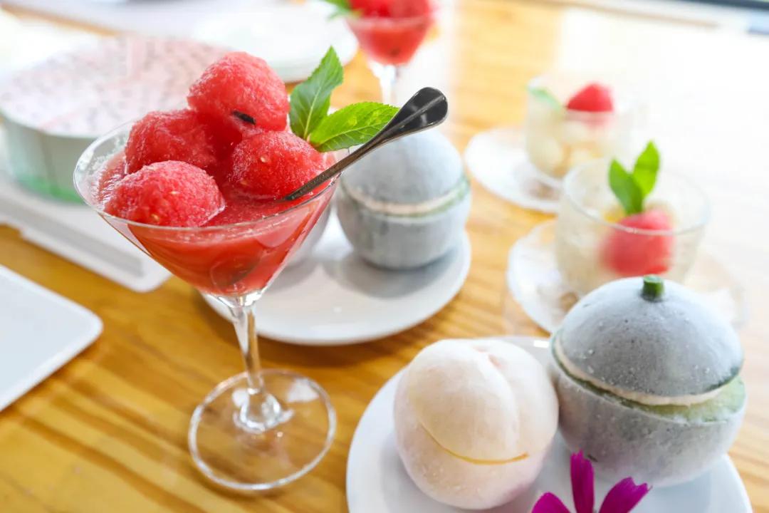 玩骑行和摄影,行走山野乡间赏田园风光