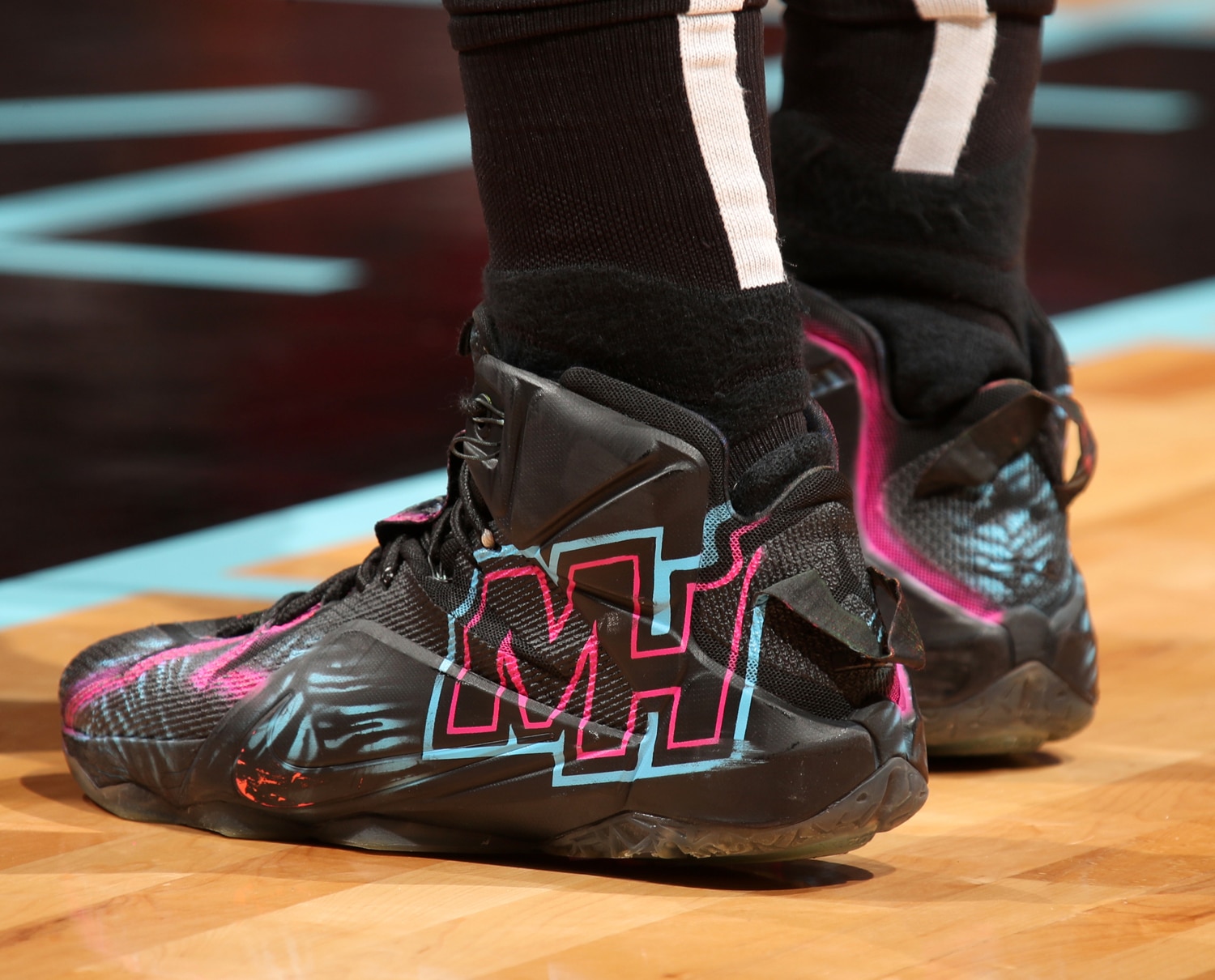 NBA赛场最近三天篮球鞋精选集：鞋头们的赛季鞋王之争越发激烈