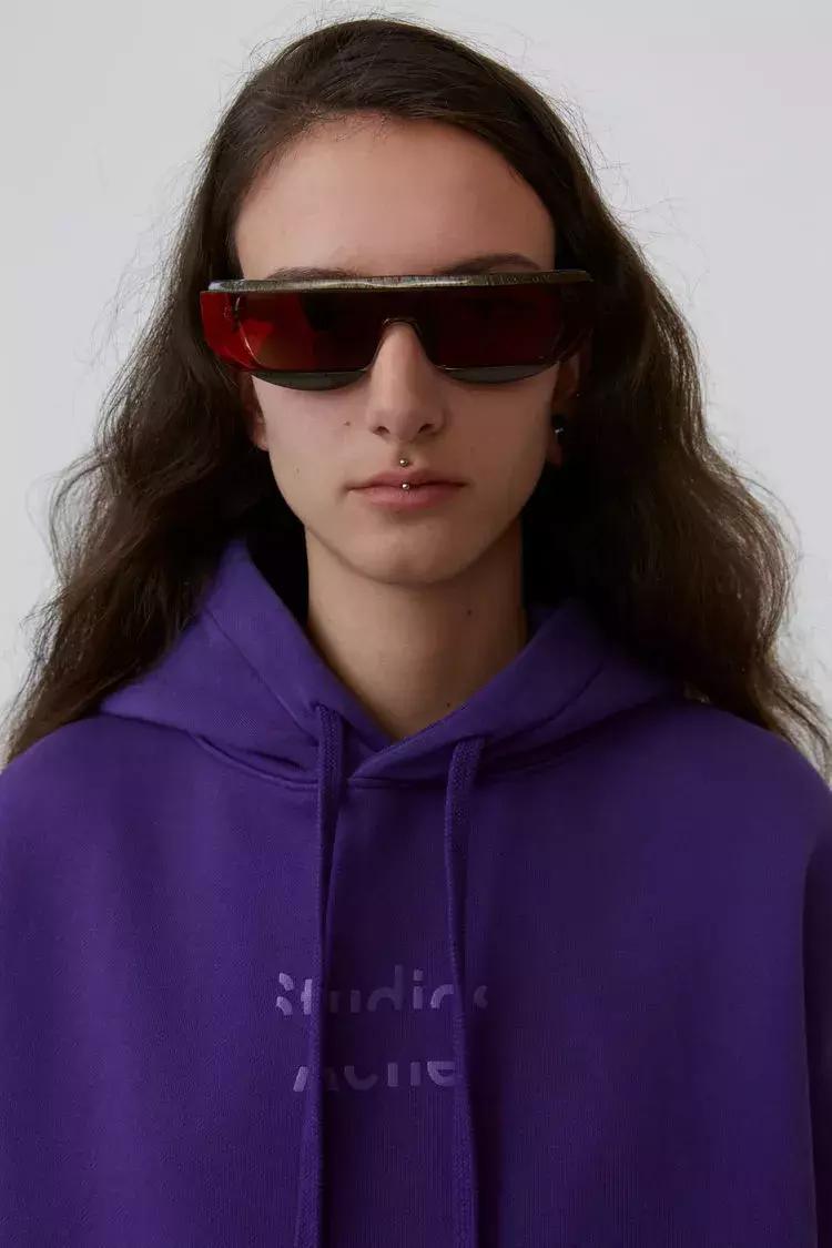 温度低穿的衣服,冬天穿宽松的卫衣怎么搭配