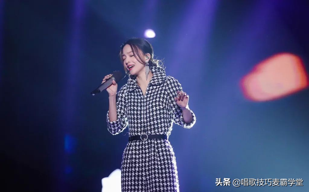 直嗓子怎么唱歌好听,教你一招怎样练习嗓子唱歌才好听