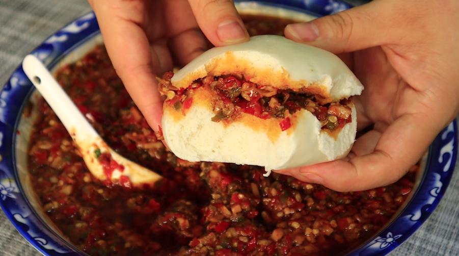 老奶奶50年做辣椒酱的秘方,经典下饭拌面夹馍酱