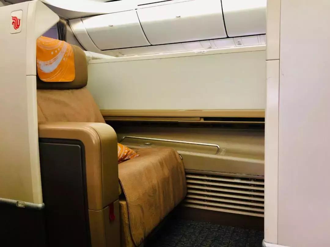 国航777头等舱体验,国航747体验视频