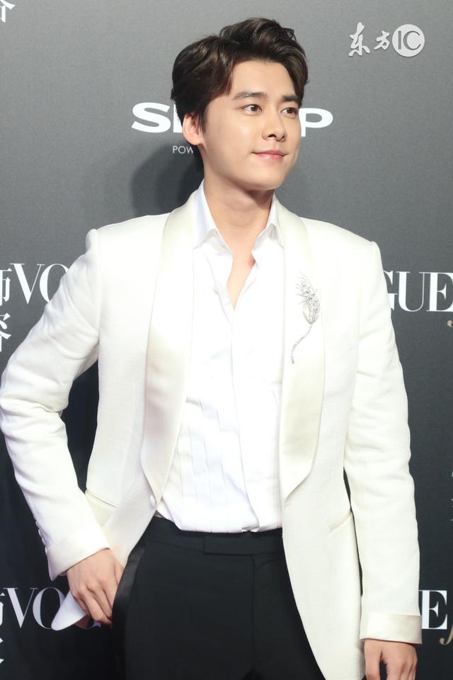 男生衣服穿搭推荐春季外套,男生衣服穿搭推荐秋冬胖子