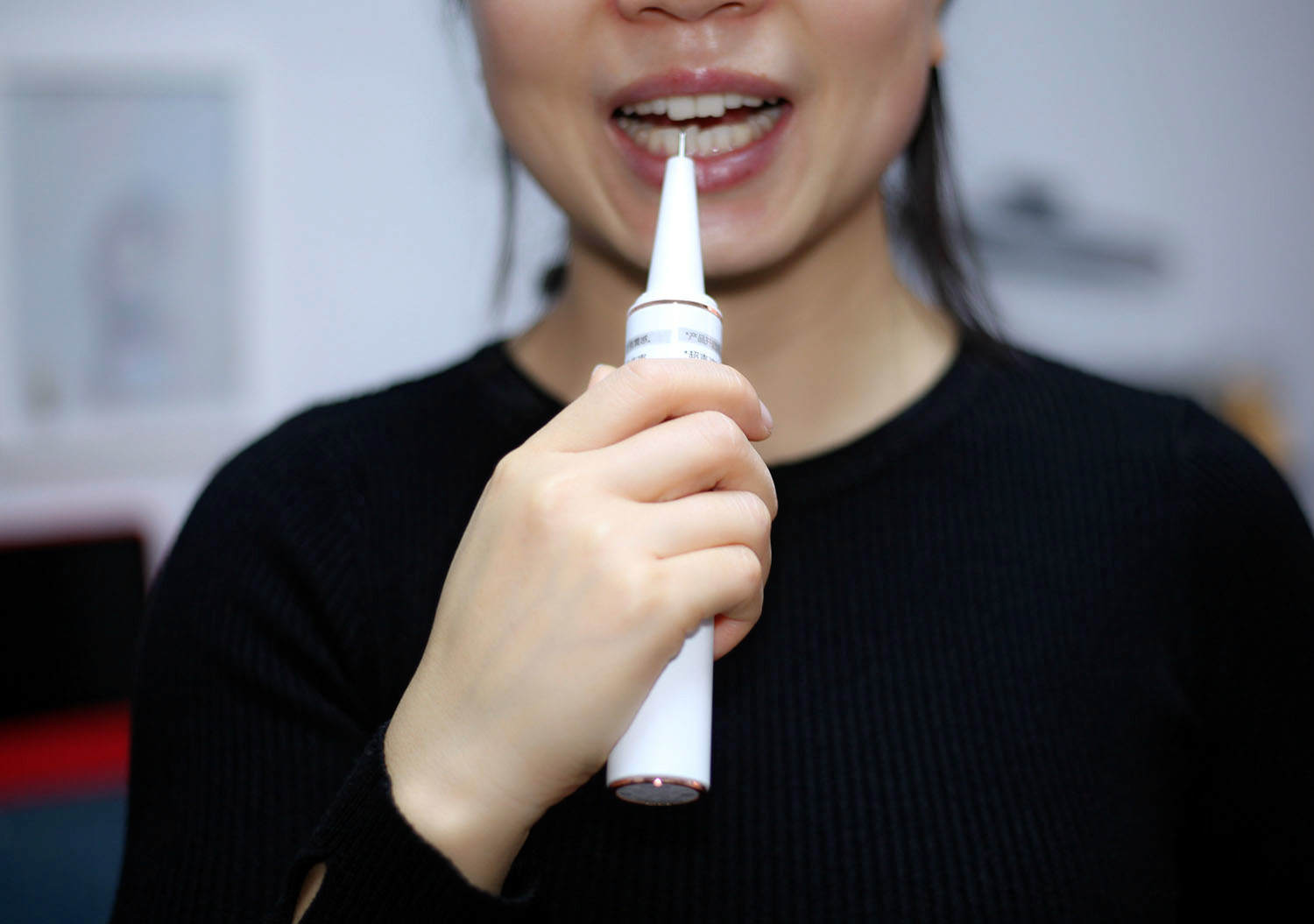 电动牙刷做不到的它可以！素诺智能可视超声波洁牙仪T11Pro测评