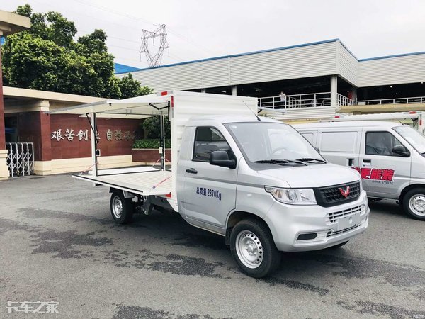 还在用僵尸车、三轮车摆摊?时代不同了,带你看看真正的地摊神车