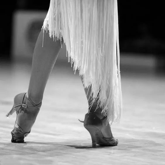 拉丁舞零基础入门教学姿态,拉丁舞理论干货图文