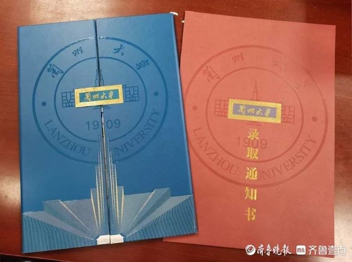 爸爸脑梗妈妈摆地摊,父亲脑梗女儿考上厦门大学