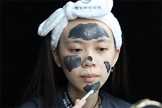 素颜过得去的女生化妆会更惊艳吗,素颜都比你好看的人有哪些小心机