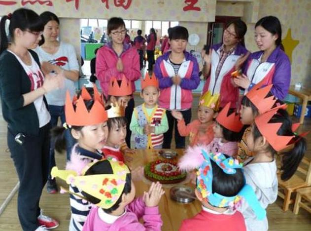 孩子过生日要不要往幼儿园送蛋糕,宝宝过生日往幼儿园送蛋糕吗