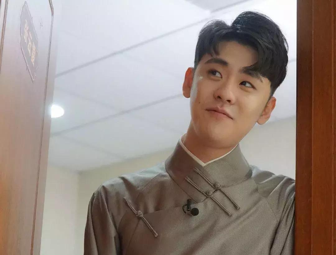 张云雷“渡劫”归来：手术取出全身钢钉，恢复不到一月便急回舞台