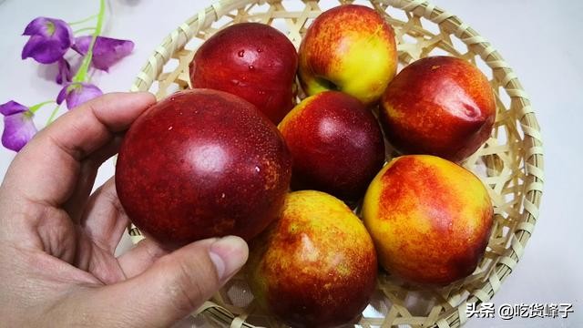 油桃怎么挑选好吃的,油桃的正确食用方法