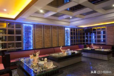 全世界最美的溶洞温泉,很美的天然溶洞温泉