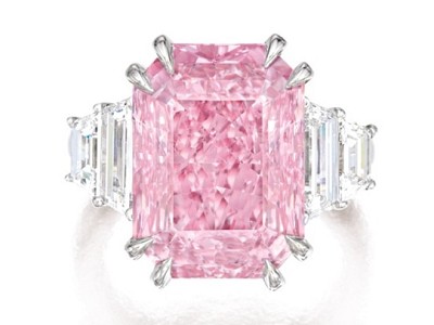 Sotheby’s香港珠宝秋拍，一颗10.64ct紫粉色钻石2000万美元成交