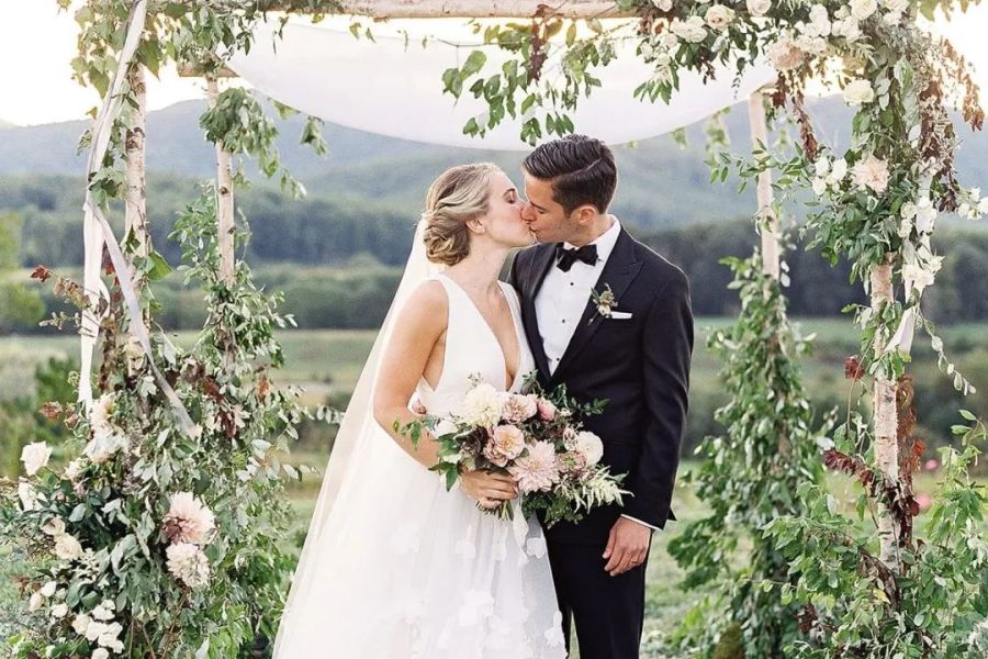 结婚不一定需要钻戒,盘点不同国家的婚礼珠宝