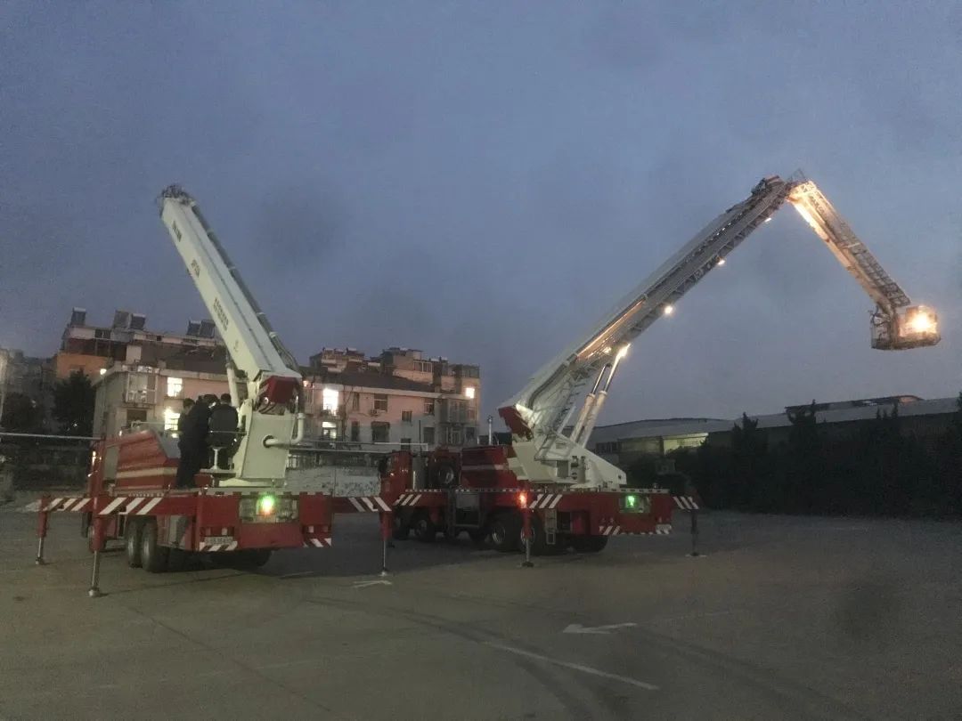 紧扣实战夯基础，苦练本领促提升--徐州市消防救援支队举高消防车驾驶员培训纪实