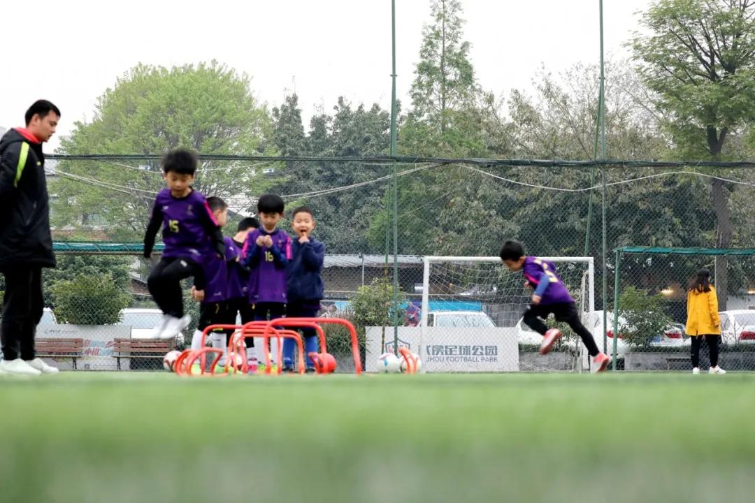 津门网金熙男：足球小将