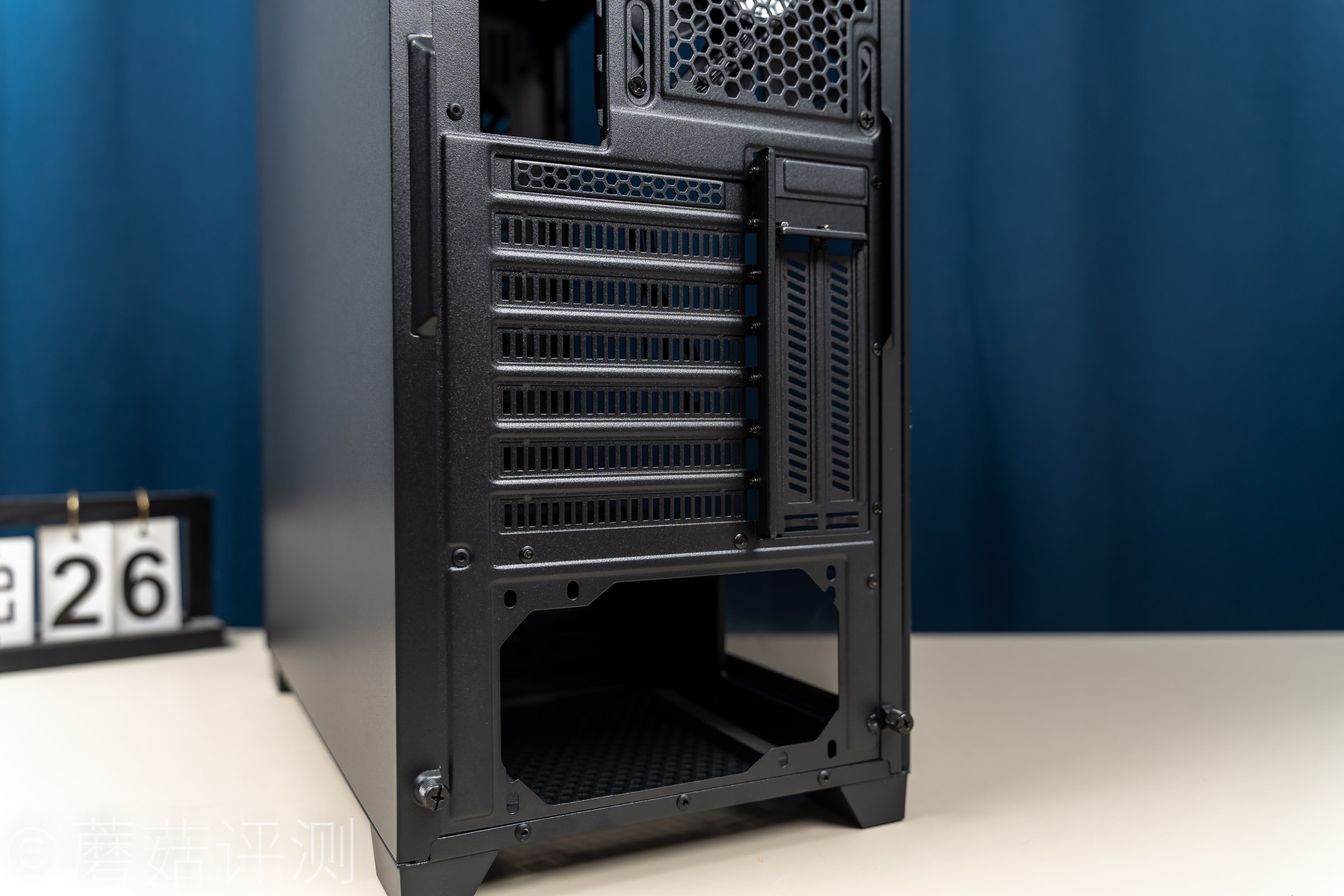 艾湃电竞机箱白色,艾湃电竞水冷评测