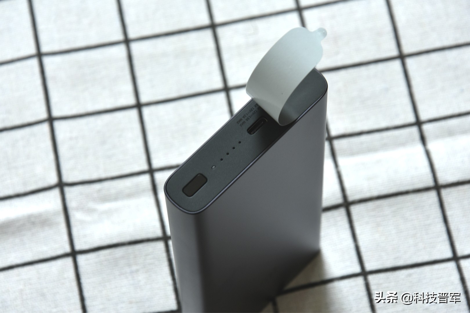 小米无线充电宝青春版10000mah,小米无线充电宝30w值得吗