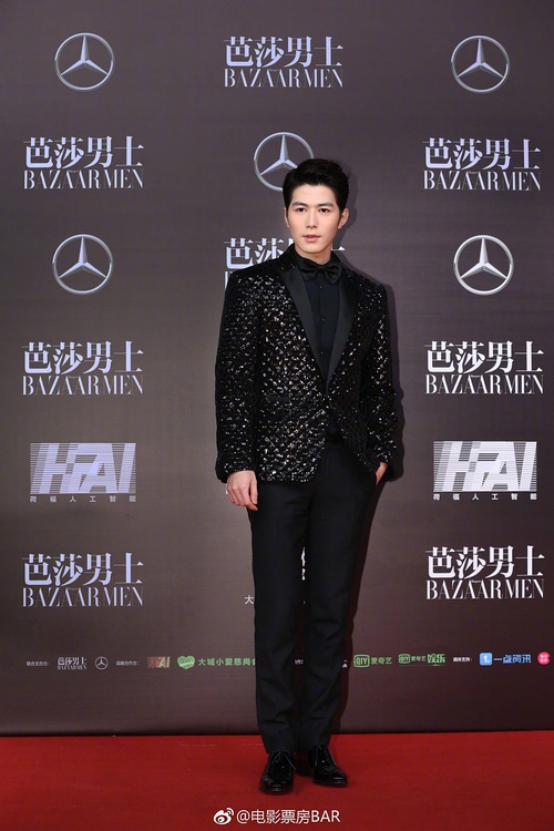 王俊凯蝴蝶结西装,王俊凯西装穿搭风格