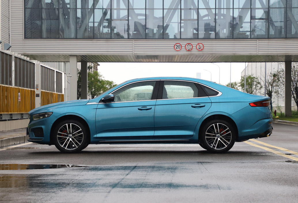 2.0t入门版,2.0t入门车型轿车