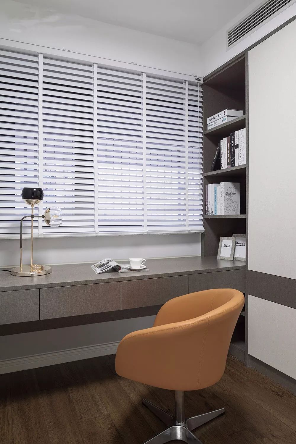 房间小柜子和书桌怎么设计,全屋定制小柜子和隐藏式书桌