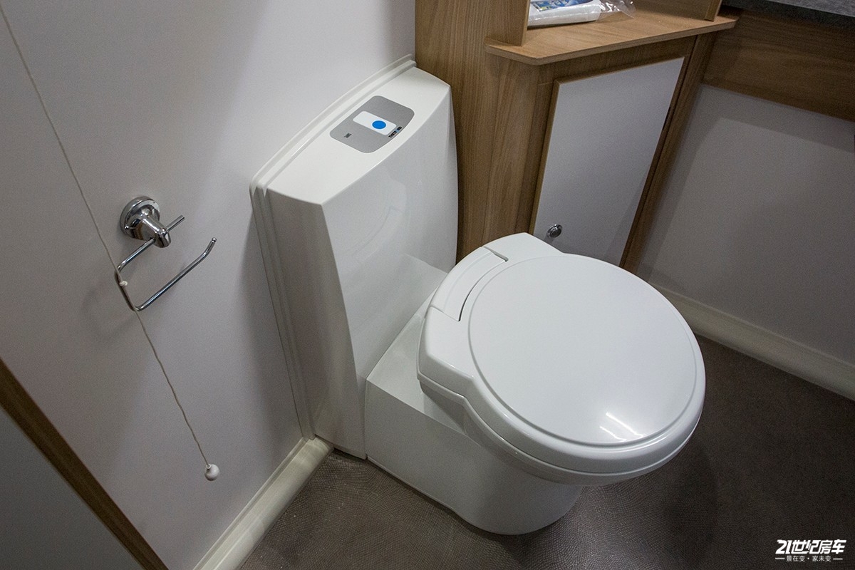 英国百丽d4,发现4拖挂式房车