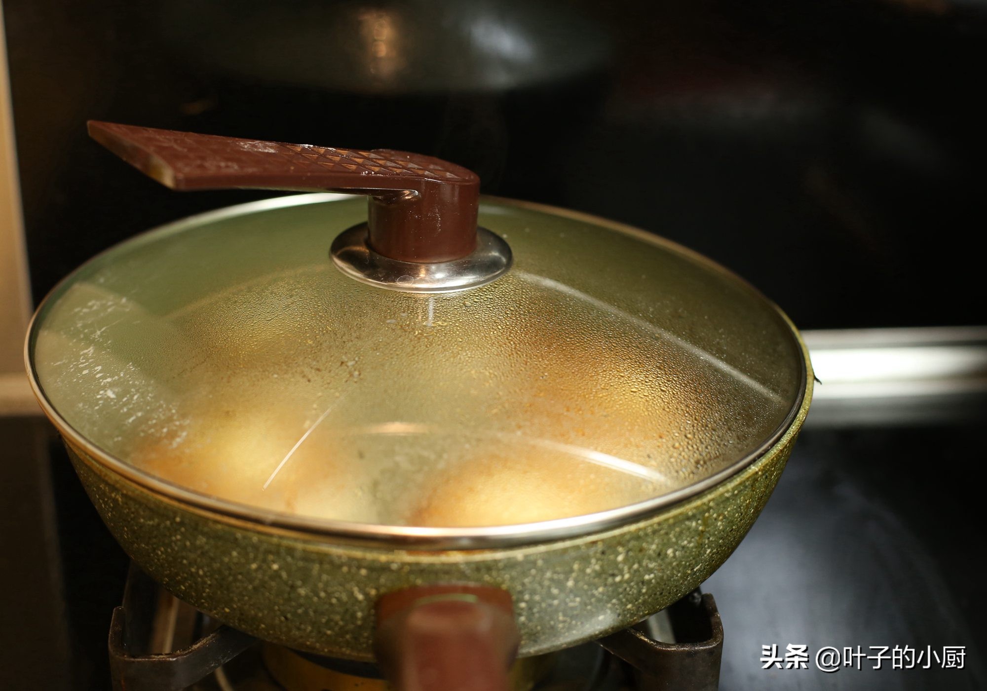 做馅饼咋做好吃,早餐薄薄的馅饼怎么做的