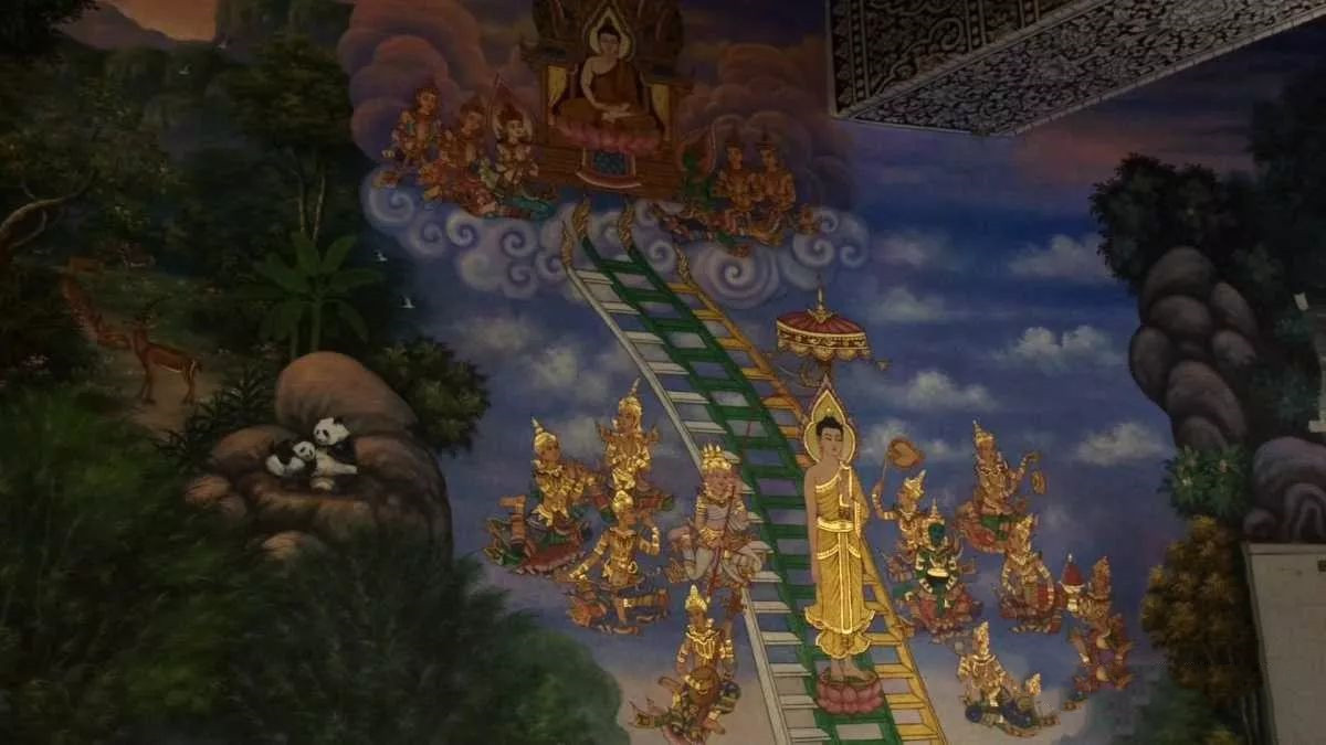 最“潮”寺庙，神仙们脚穿匡威，手拿苹果手机，叼着雪茄