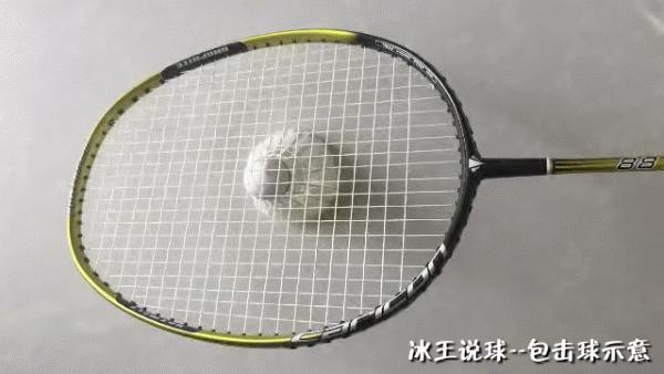 羽毛球正反手跨步跳球的挥拍动作,羽毛球挥拍技巧以及注意事项