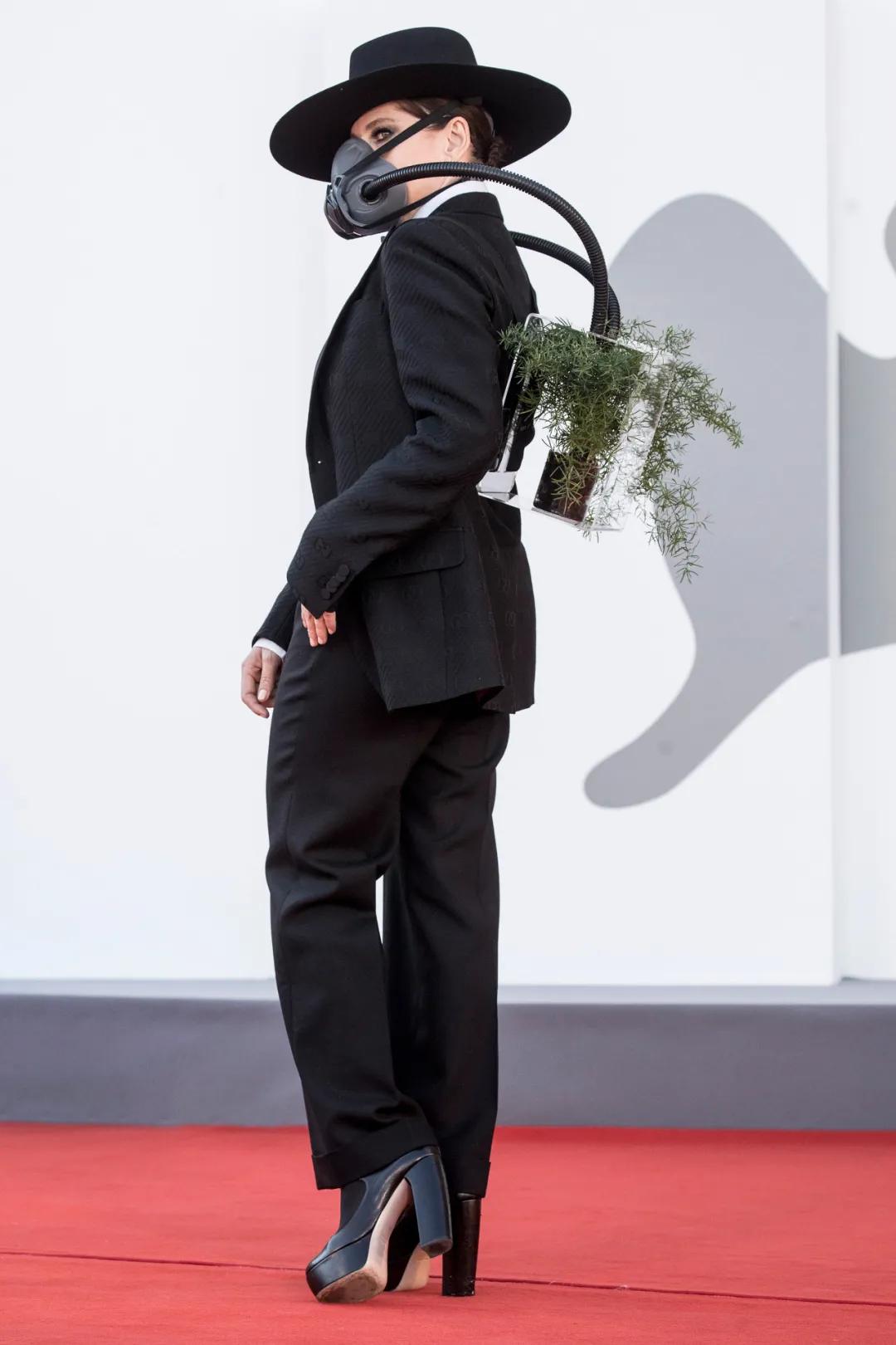 辣眼睛的威尼斯红毯女星惊艳,威尼斯红毯女星惊艳