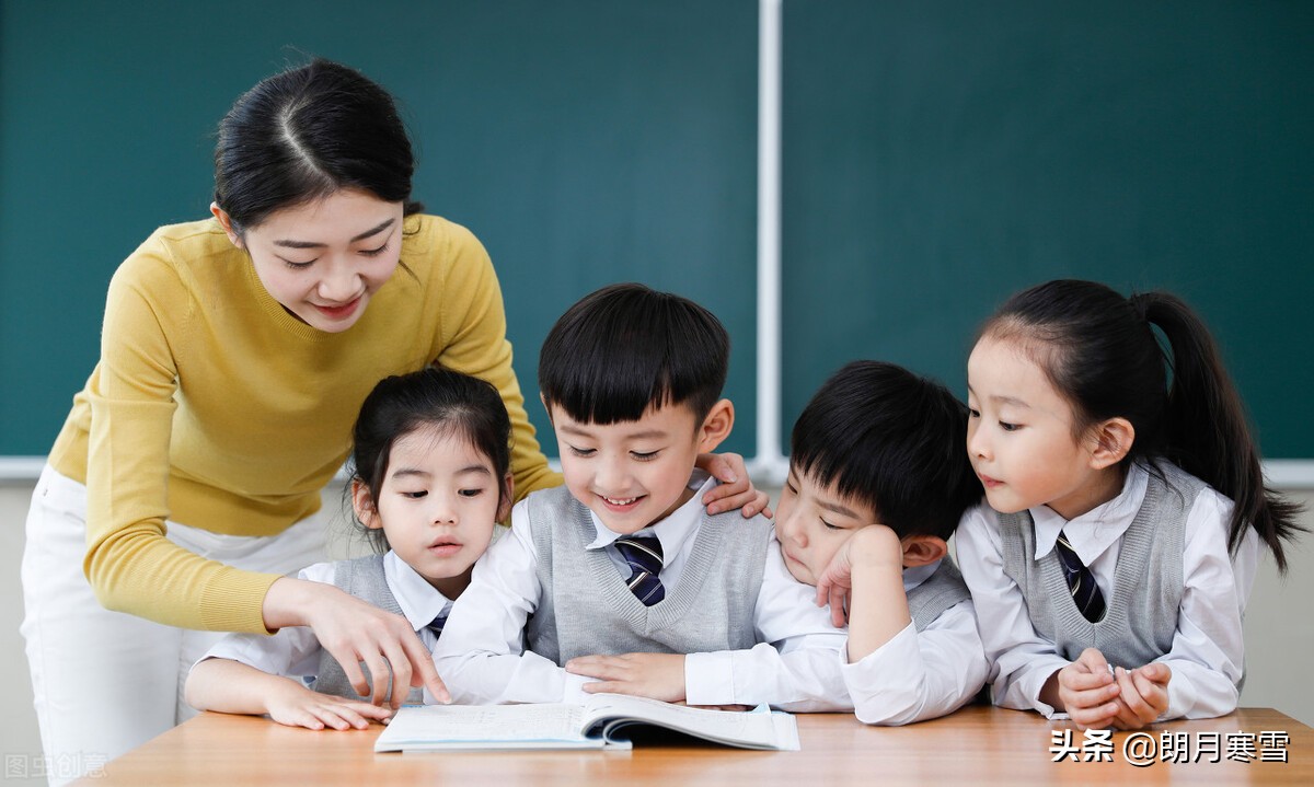 学生吵闹捣乱学生如何巧妙化解,学生上课乱哄哄现场