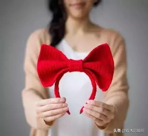 蝴蝶结的钩法教程全过程,金边蝴蝶结钩针详细教程图解