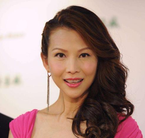 蔡少芬的艰辛往事,蔡少芬人生几经波折大起大落