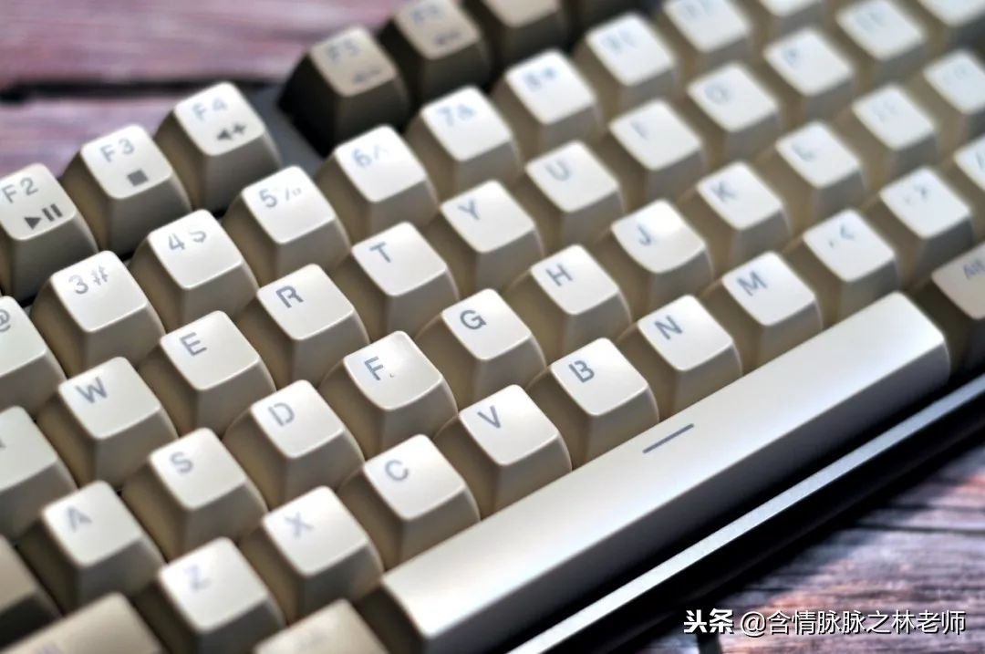 红轴正刻机械键盘,悦米红轴机械键盘