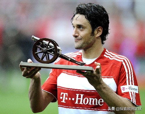 拜仁神锋莱万负角度,21世纪足坛十大球星
