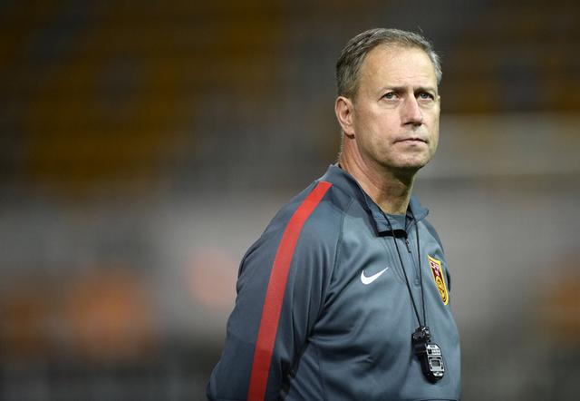 追问国足1:5惨败足球之夜,国足最新消息中国足球队