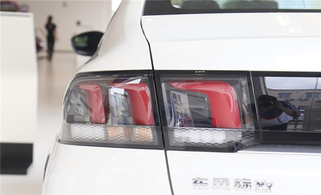 懂车之人买法系？可为啥标致308底盘扎实，外观帅气，却不被认可