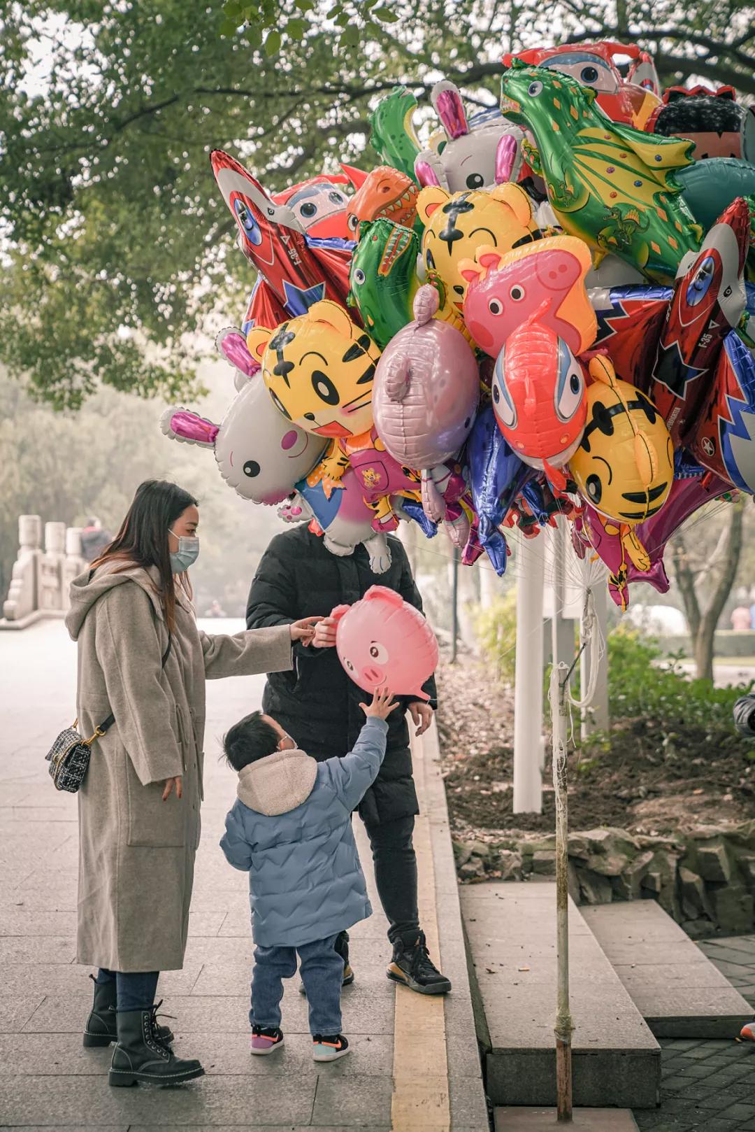 父母约会时，玩得比你野多了