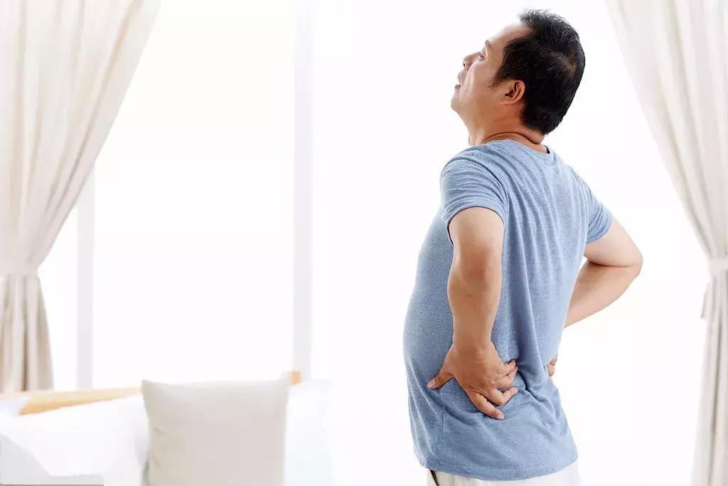 记住“颈腰诊断歌”,立马就知病根在哪!