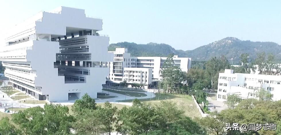 2021年汕头大学学费全免是真的吗,汕头大学不交学费